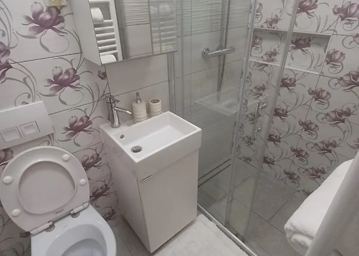 San Simon Near To Daire Izola