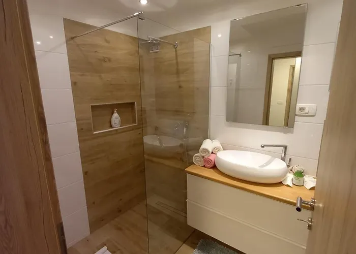 San Simon Near To Daire